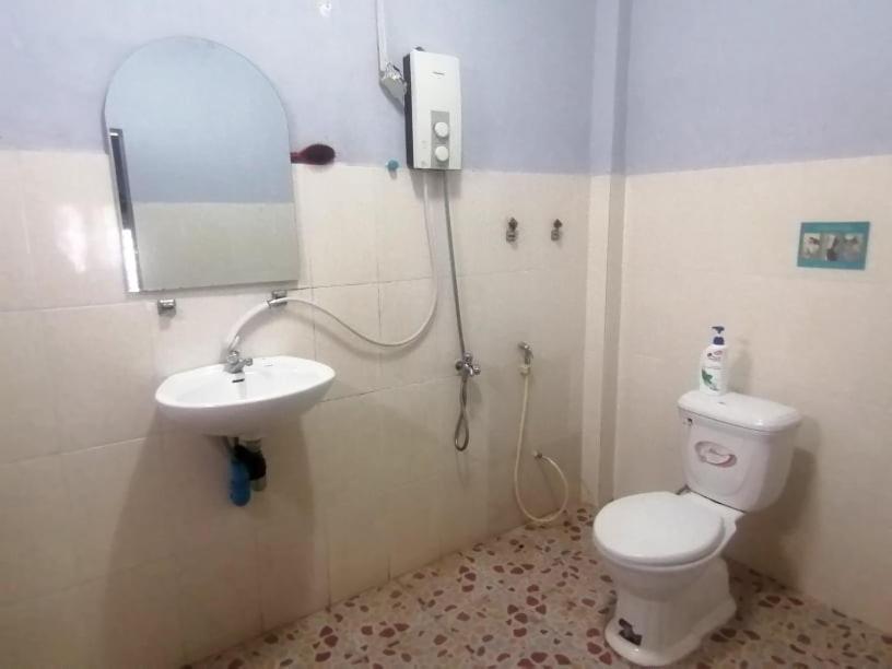 Tortuga Guesthouse Kampot Dış mekan fotoğraf